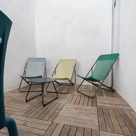 Climatise Avec Terrasse-pied Du Port *