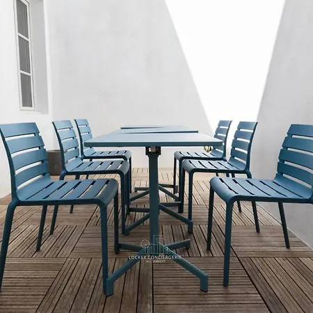 Climatise Avec Terrasse-pied Du Port *